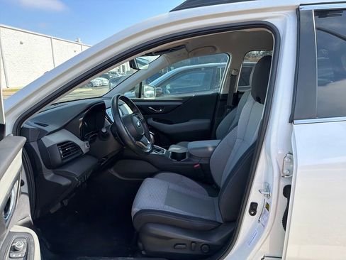 Used 2023 Subaru Outback Premium image 11