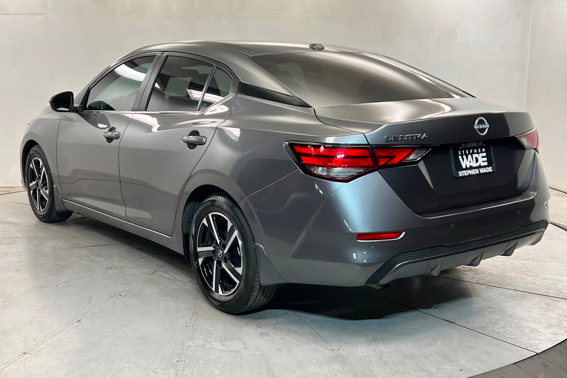 Used 2025 Nissan Sentra SV FWD image 3