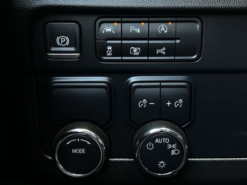 Used 2025 Chevrolet Tahoe LT RWD image 26
