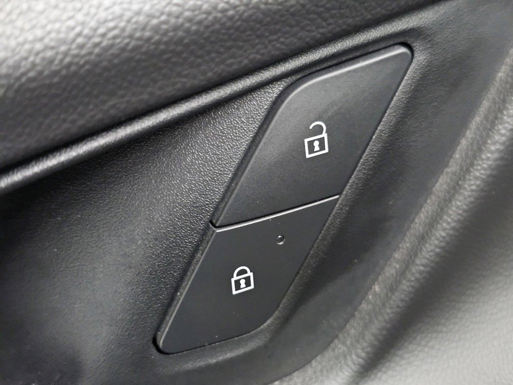Used 2025 Chevrolet Equinox LT w/ Convenience Package II FWD image 30