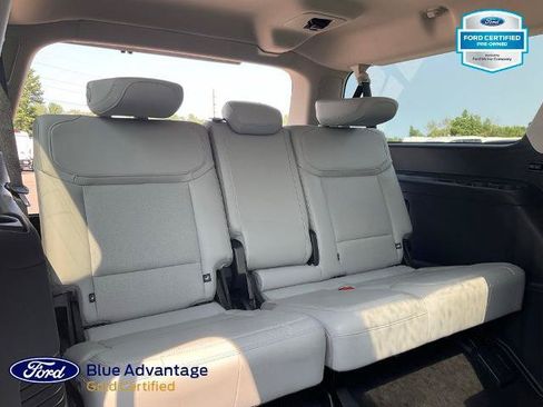 Certified 2025 Ford Expedition Max Platinum w/ Driver's Package AWD/4WD image 22