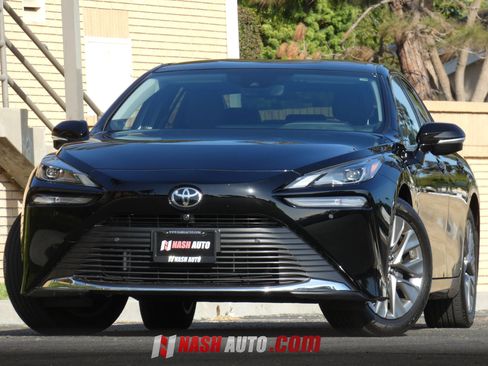 Used 2023 Toyota Mirai w/ Advanced Technology Package RWD image 4
