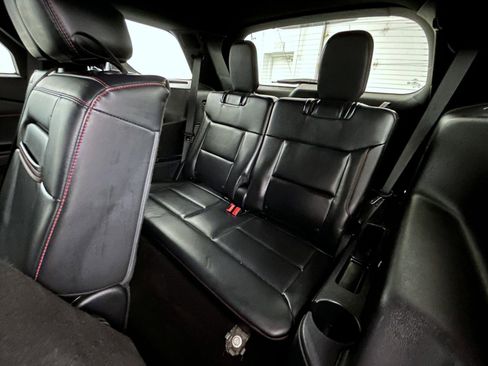 Used 2025 Ford Explorer ST-Line w/ ST-Line Street Pack image 20