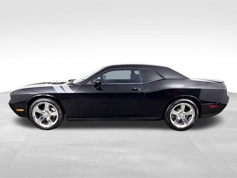 Used 2010 Dodge Challenger R/T RWD image 10