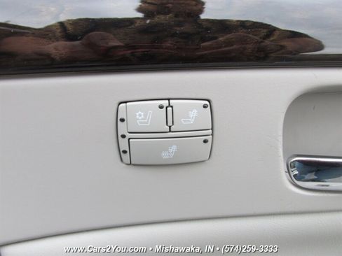 Used 2010 Cadillac DTS Luxury image 26