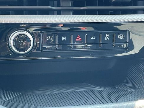 New 2025 Ford Explorer Active image 13