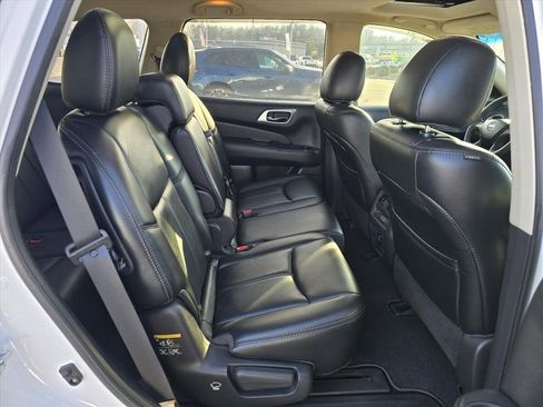Used 2016 Nissan Pathfinder SL w/ SL Premium Package image 11