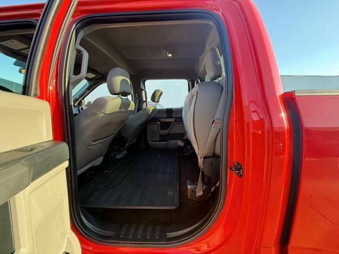 Used 2015 Ford F150 XLT AWD/4WD image 12