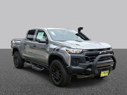 New 2025 Chevrolet Colorado Trail Boss w/ Off-Road Front Bumper Package image 3