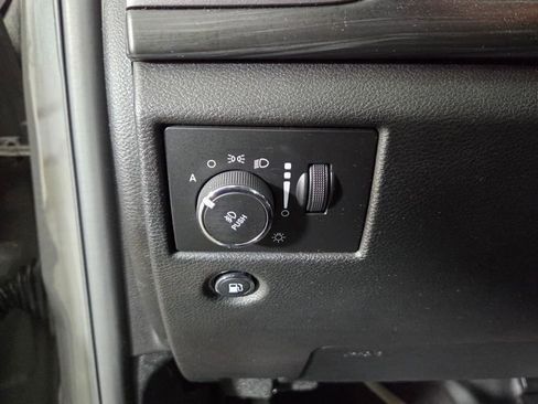 Used 2019 Jeep Grand Cherokee Laredo image 20