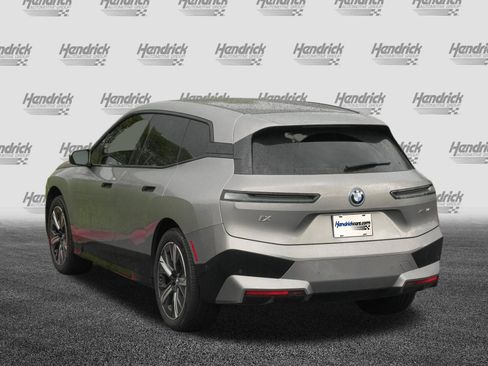 Used 2024 BMW iX xDrive50 w/ Sport Package AWD/4WD image 7