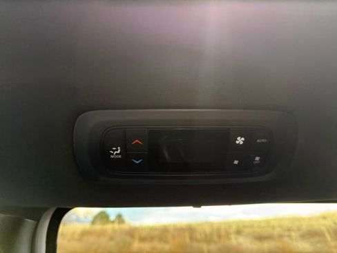 Used 2020 Chrysler Pacifica Touring-L w/ Advanced Safetytec Group image 28