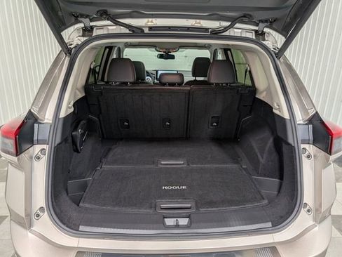 Used 2025 Nissan Rogue SL w/ Tech Package image 25