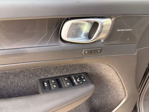 Certified 2023 Volvo C40 P8 Recharge Ultimate image 13