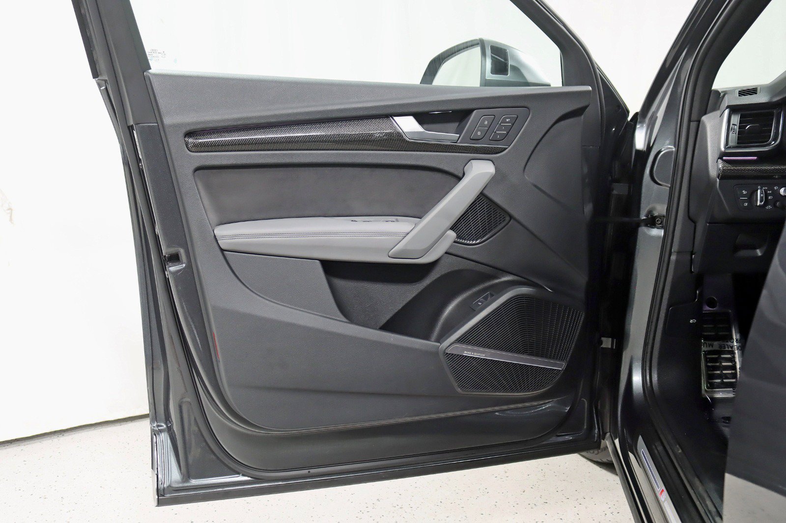 Used 2022 Audi SQ5 Prestige w/ Prestige Package AWD/4WD image 34