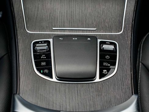 Used 2021 Mercedes-Benz GLC 300 4MATIC image 16