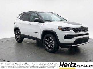 Used 2025 Jeep Compass Trailhawk video 1