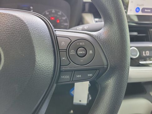 Used 2025 Toyota Corolla LE FWD image 18