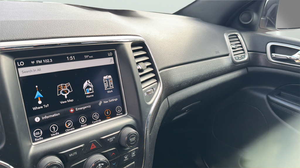 Used 2018 Jeep Grand Cherokee Altitude RWD image 16