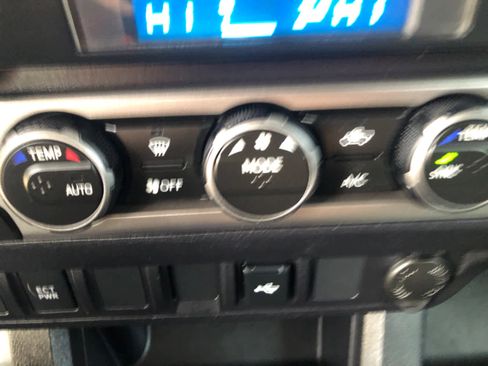 Certified 2022 Toyota Tacoma SR image 17