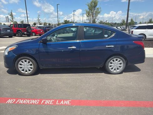 Used 2018 Nissan Versa SV FWD image 3
