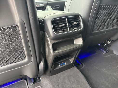 Used 2025 Mercedes-Benz GLE 450 4MATIC image 24
