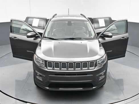 Used 2017 Jeep Compass Latitude w/ Safe & Security Group AWD/4WD image 38
