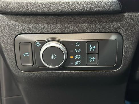 Used 2020 Ford Escape Titanium image 37