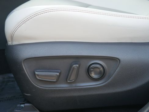 Used 2022 Toyota RAV4 Limited image 14