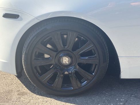Used 2018 Rolls-Royce Dawn RWD image 14