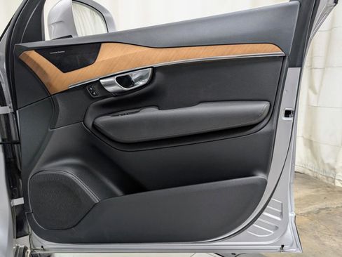 Used 2022 Volvo XC90 T6 Momentum w/ Advanced Package image 27