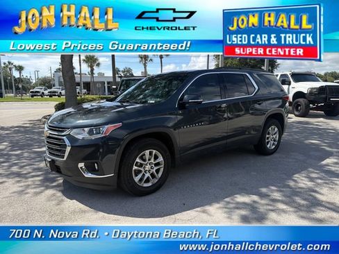 Used 2020 Chevrolet Traverse LT FWD image 2
