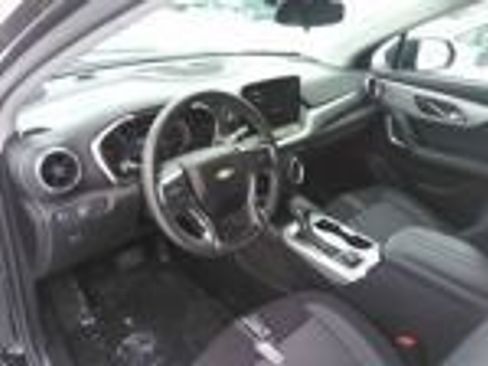 Used 2025 Chevrolet Blazer LT image 2