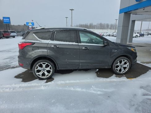 Used 2019 Ford Escape Titanium image 5
