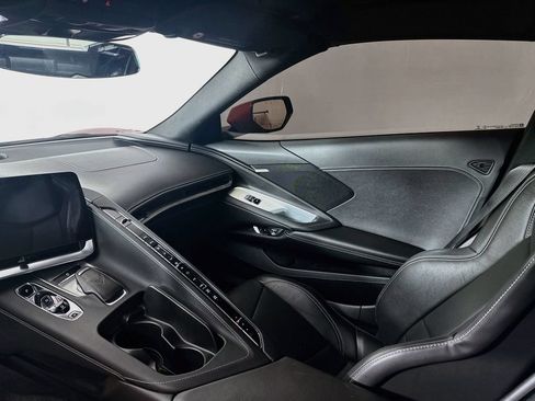 Used 2020 Chevrolet Corvette Stingray Coupe w/ 1LT RWD image 22