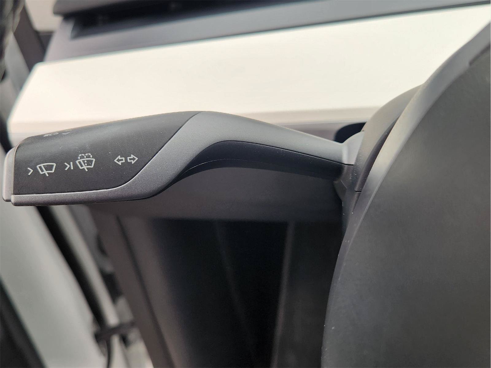 Used 2023 Tesla Model Y Long Range AWD/4WD image 21