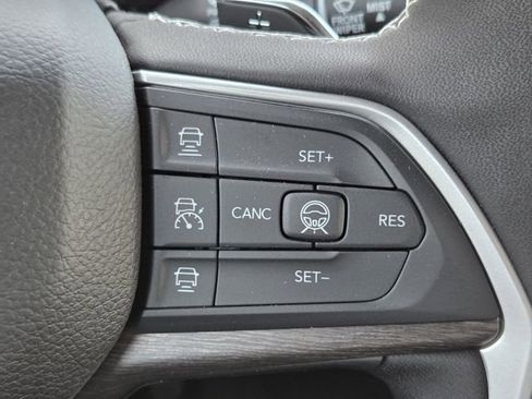 New 2026 Jeep Grand Cherokee L Limited w/ Limited Altitude Package AWD/4WD image 19