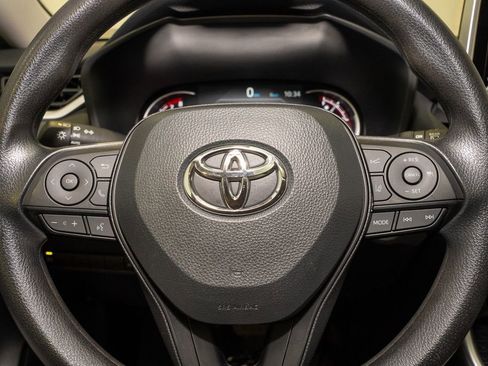 Used 2025 Toyota RAV4 XLE w/ Convenience Package image 18