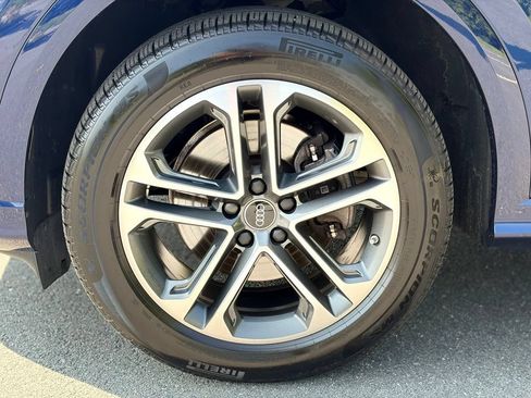 Used 2025 Audi Q5 Premium w/ Convenience Package AWD/4WD image 2