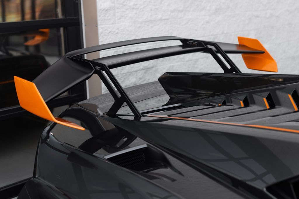 Used 2023 Lamborghini Huracan STO RWD image 7