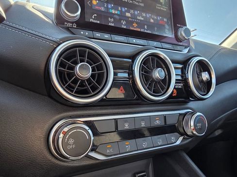 Used 2025 Nissan Sentra SV image 17