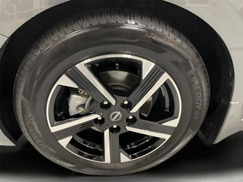 Used 2025 Nissan Sentra SV image 10