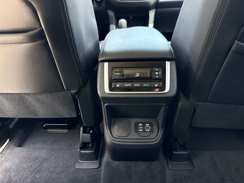 Used 2024 Subaru Ascent Limited AWD/4WD image 18
