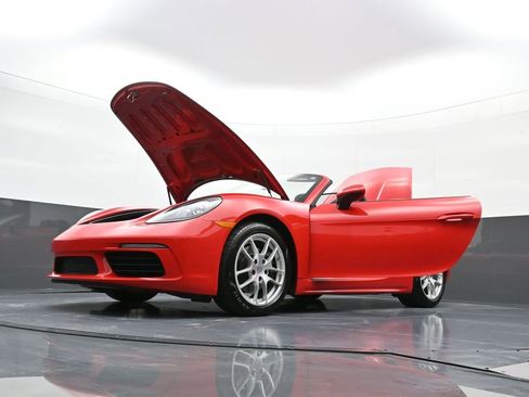 Used 2017 Porsche 718 Boxster image 36