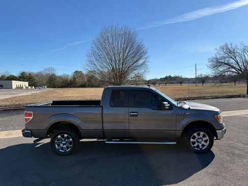 Used 2014 Ford F150 XLT w/ XLT Chrome Package image 6