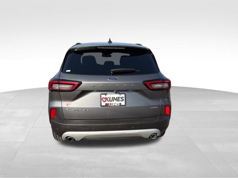 Used 2025 Ford Escape Platinum image 9