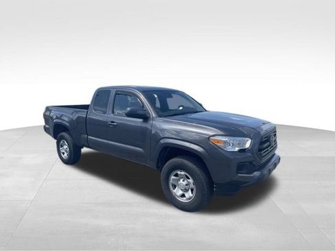 Used 2019 Toyota Tacoma SR w/ SR Convenience Package RWD image 4