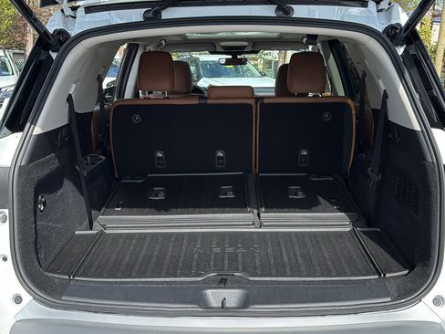 Certified 2025 Nissan Pathfinder Platinum w/ Cargo Package AWD/4WD image 26