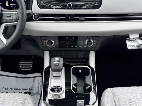 New 2026 Mitsubishi Outlander SEL AWD/4WD image 17