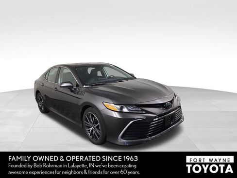 Used 2023 Toyota Camry XLE image 4